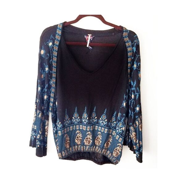 FREE PEOPLE MEDALLION PRINT TOP BLOUSE SIZE XS RUNS LARGE - Picture 2 of 5